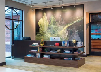 Courtyard by Marriott Holland Downtown hotel thumbnail 2