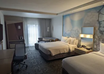 Courtyard by Marriott Holland Downtown hotel thumbnail 4