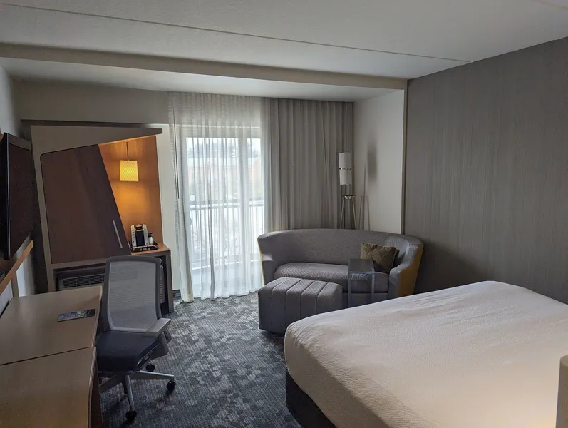 Courtyard by Marriott Holland Downtown hotel detail image 6