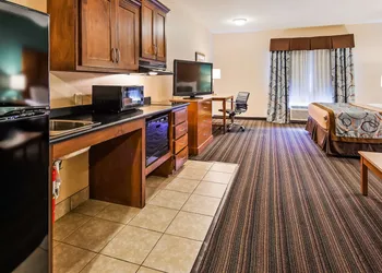 Best Western Plus Seminole Hotel & Suites hotel thumbnail 7