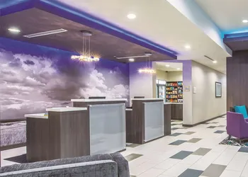 La Quinta Inn & Suites by Wyndham Enid hotel thumbnail 3