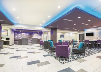 La Quinta Inn & Suites by Wyndham Enid hotel thumbnail 5