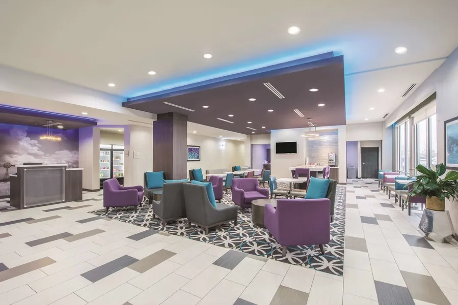 La Quinta Inn & Suites by Wyndham Enid hotel detail image 6