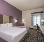 La Quinta Inn & Suites by Wyndham Enid hotel detail image 7