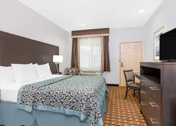 Days Inn & Suites by Wyndham Madisonville hotel thumbnail 4