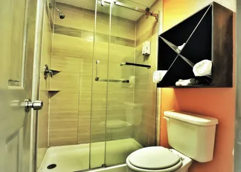 Scottish Inns & Suites Shenandoah Woodlands Mall hotel thumbnail 3