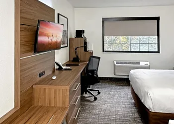Estherville Hotel & Suites hotel thumbnail 8