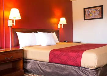 Econo Lodge Williamsport hotel thumbnail 8