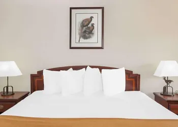 Courtyard Hotel & Event Center hotel thumbnail 3