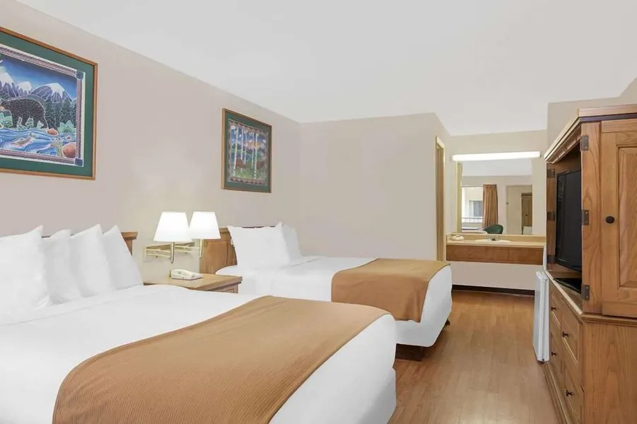 Courtyard Hotel & Event Center hotel detail image 6