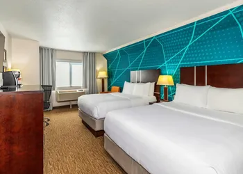 Comfort Inn And Suites hotel thumbnail 7
