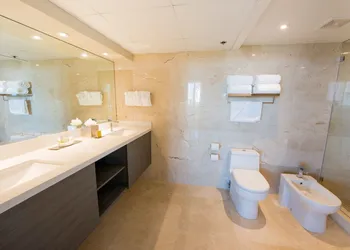 DoubleTree by Hilton Grand Hotel Biscayne Bay hotel thumbnail 4