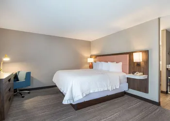 Hampton Inn Princeton hotel thumbnail 5