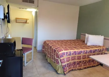 Red Carpet Inn Jeffersonville hotel thumbnail 6