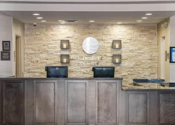 Comfort Inn & Suites hotel thumbnail 3