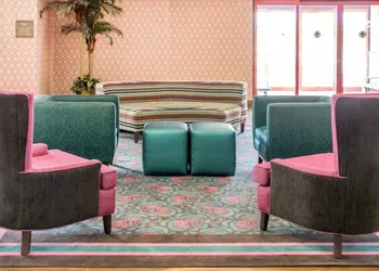 Comfort Inn & Suites hotel thumbnail 4