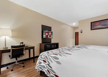 Red Roof Inn Dumas hotel thumbnail 5