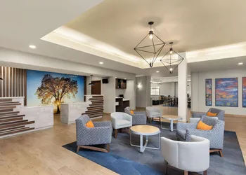 La Quinta Inn & Suites by Wyndham Santa Clarita - Valencia hotel thumbnail 3