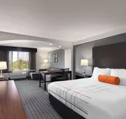 La Quinta Inn & Suites by Wyndham Santa Clarita - Valencia hotel detail image 7