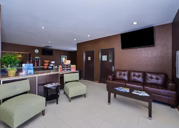 Americas Best Value Inn & Suites Cuero hotel thumbnail 2