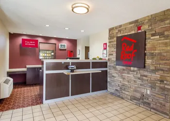 Red Roof Inn Shelbyville hotel thumbnail 2