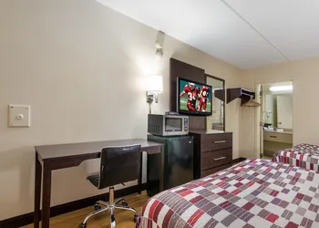Red Roof Inn Shelbyville hotel thumbnail 7