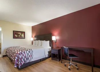Red Roof Inn Shelbyville hotel thumbnail 8