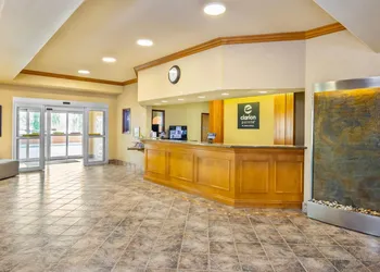 Clarion Pointe hotel thumbnail 4