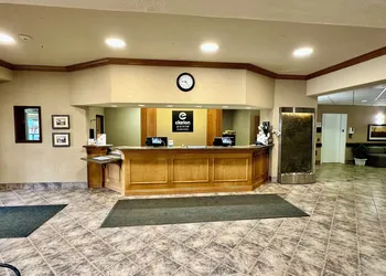 Clarion Pointe hotel thumbnail 5