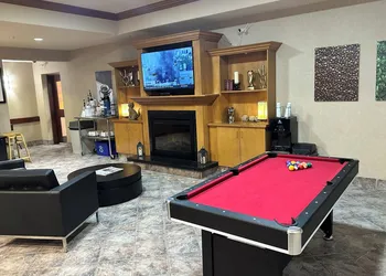 Clarion Pointe hotel thumbnail 6