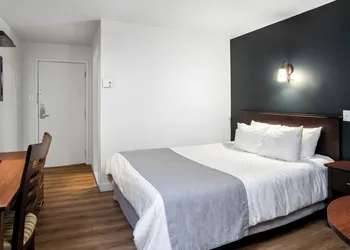 Hotel Marineau La Tuque Centre hotel thumbnail 6
