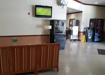 Red Carpet Inn & Suites hotel thumbnail 2