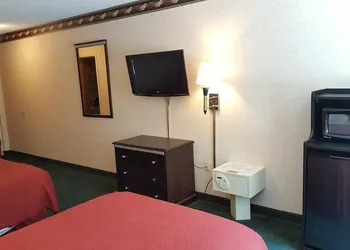 Red Carpet Inn & Suites hotel thumbnail 5
