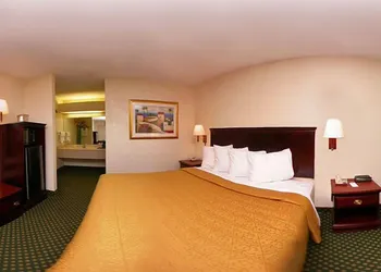 Econo Lodge Inn & Suites Philadelphia MS hotel thumbnail 8