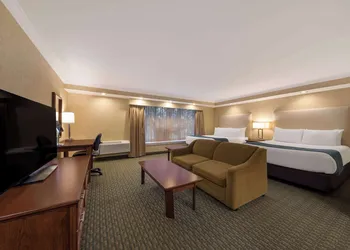 Best Western Voyageur Place Hotel hotel thumbnail 4