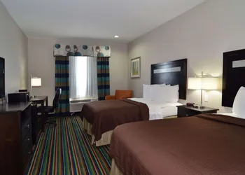 Quality Inn & Suites Kenedy - Karnes City hotel thumbnail 6