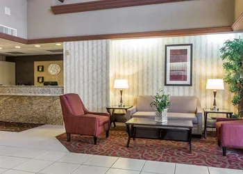 Comfort Suites Palm Desert I-10 hotel thumbnail 3