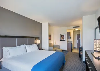 Holiday Inn Express Hotel & Suites Kailua-Kona by IHG hotel thumbnail 2