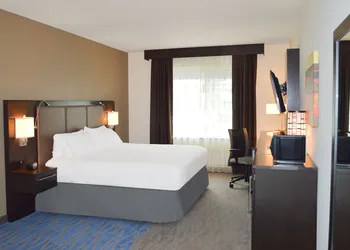 Holiday Inn Express Hotel & Suites Kailua-Kona by IHG hotel thumbnail 3