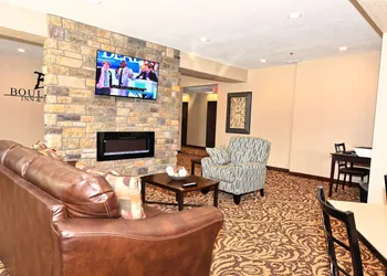 Cobblestone Inn & Suites - Clarion hotel thumbnail 3