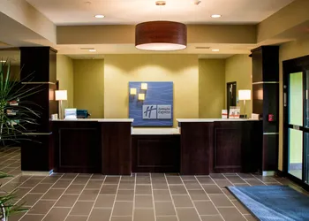 Holiday Inn Express & Suites Sikeston Southwest by IHG hotel thumbnail 2