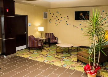 Holiday Inn Express & Suites Sikeston Southwest by IHG hotel thumbnail 3