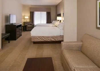 Holiday Inn Express & Suites Sikeston Southwest by IHG hotel thumbnail 5