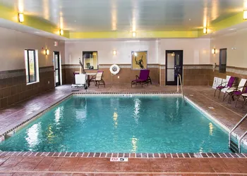 Holiday Inn Express & Suites Sikeston Southwest by IHG hotel thumbnail 7