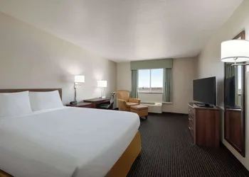 Travelodge by Wyndham Vaughn hotel thumbnail 8