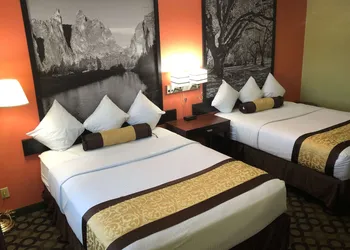 Super 8 by Wyndham Ontario hotel thumbnail 6