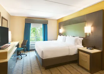 Crowne Plaza SHENANDOAH - WOODLANDS AREA by IHG hotel thumbnail 7