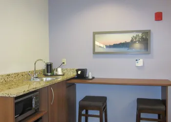 Quality Inn & Suites Caldwell I-77 hotel thumbnail 6