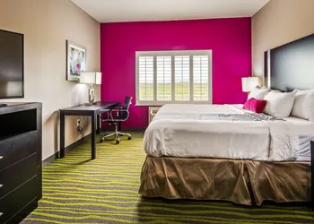 Best Western Plus Dilley Inn & Suites hotel thumbnail 2