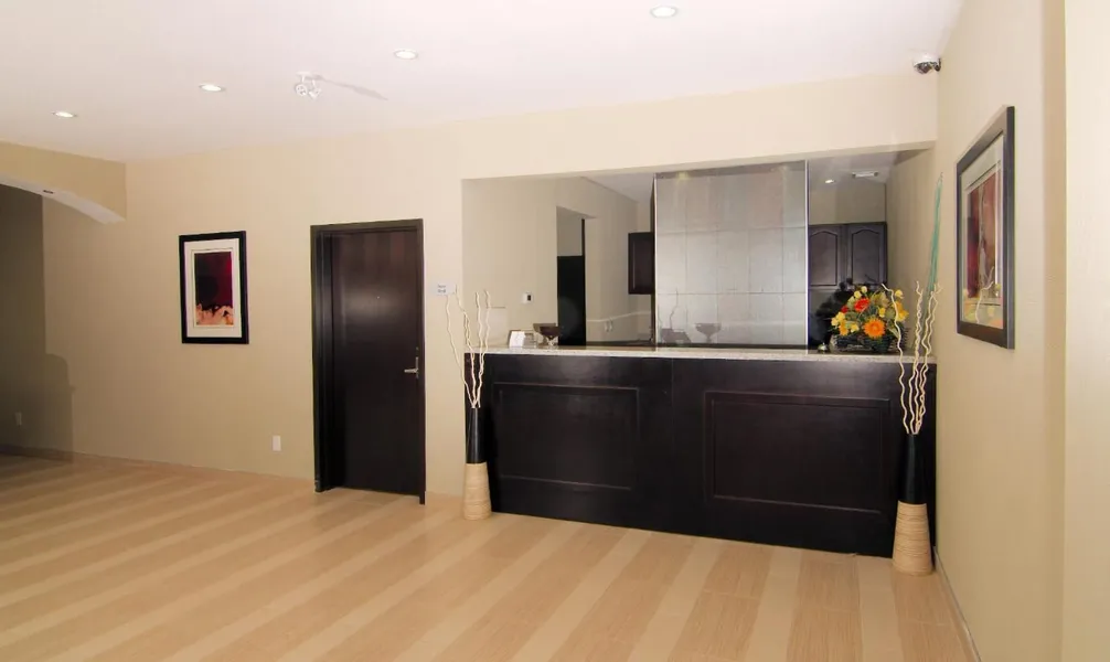 Paradise Inn & Kitchenette Suites hotel detail image 2